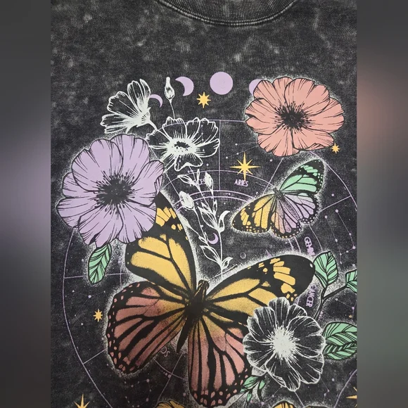 Galaxy Floral Butterfly Pullover Crewneck Sweatshirt Size Medium - Picture 2 of 6